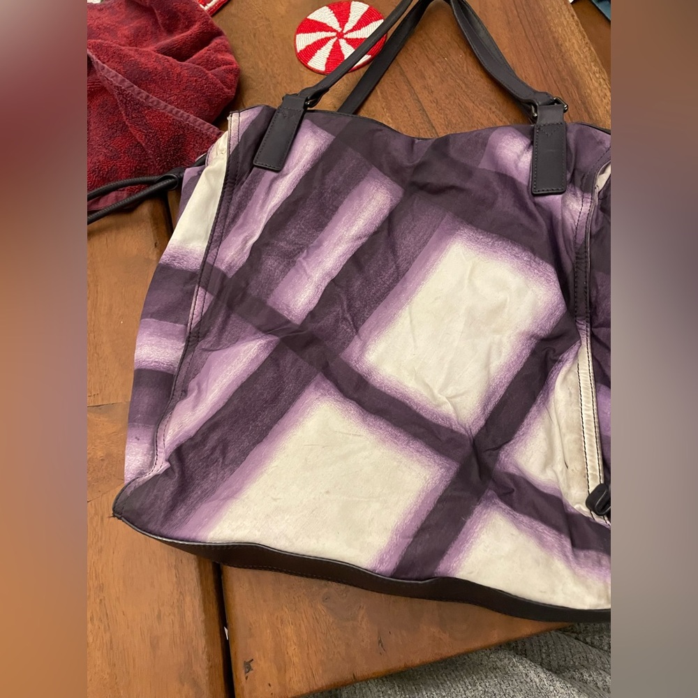 Burberry Buckleigh Packable Tote Pre-Loved Great Condition.